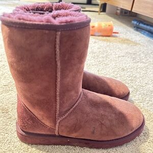 Short UGG Boots in Eggplant
